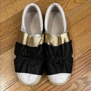 J Slides pull on sneaker with bows size 8